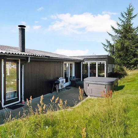Stunning In With 6 Bedrooms And Wifi