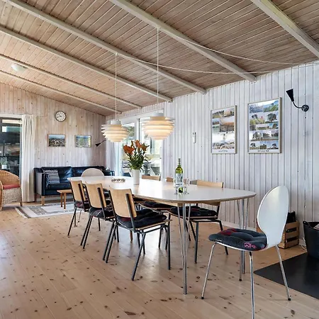 Stunning In With 6 Bedrooms And Wifi *